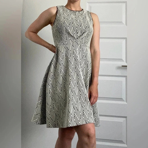 Banana republic striped dress with pockets size 6 - Picture 2 of 7